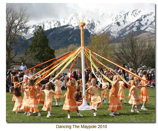 2010 Maypole Dancers