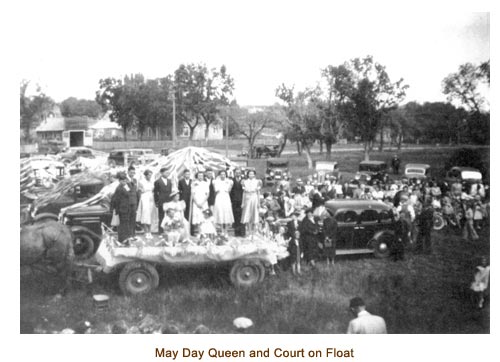 Mendon May Queen and court on horse drawn float